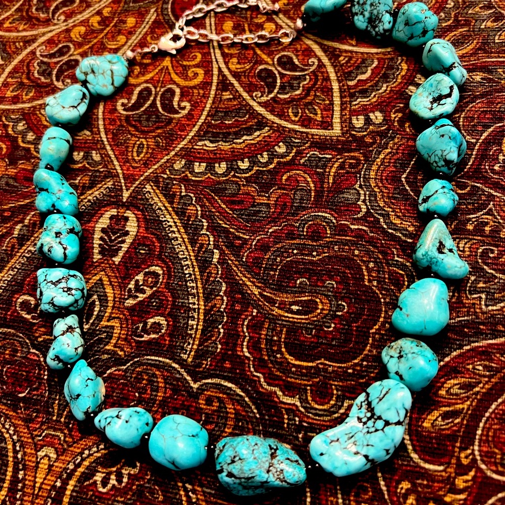 Chunky Nugget Turquoise Necklace with lovely beads (with extender) heavy piece!